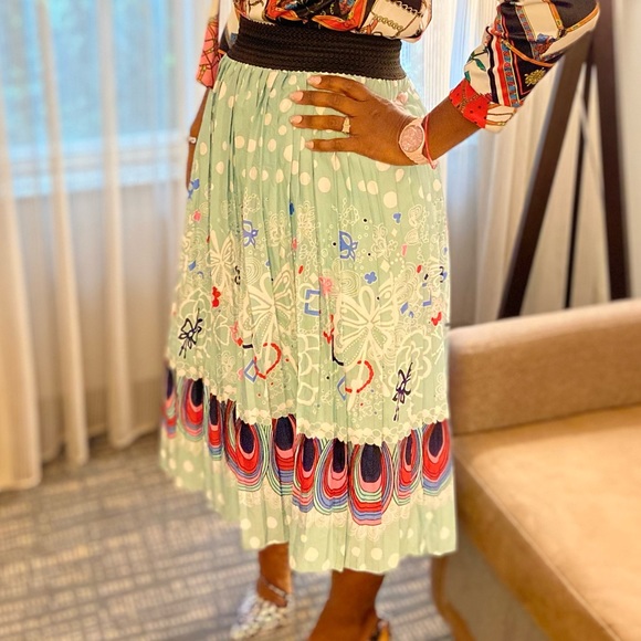 NWT Pleated print Skirt - Picture 2 of 3
